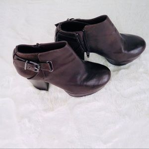Gianni Bini Brown Platform Boots